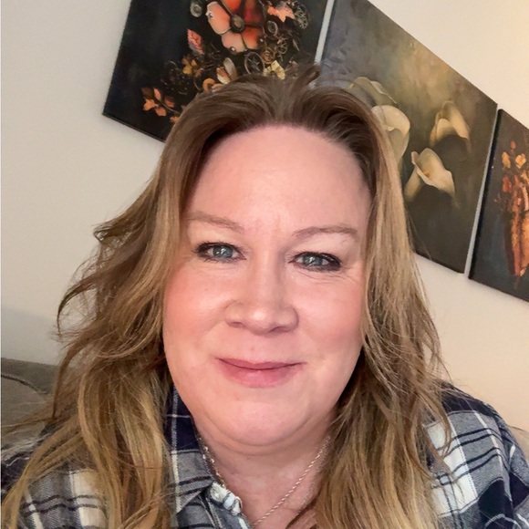 Meet your Posher, Erin lynn - Picture 1 of 1